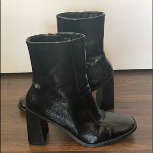 Block heel boots